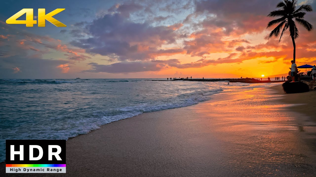 4K HDR // Sunset Beach Walk, Ocean Ambience Sounds - Waikiki, Hawaii