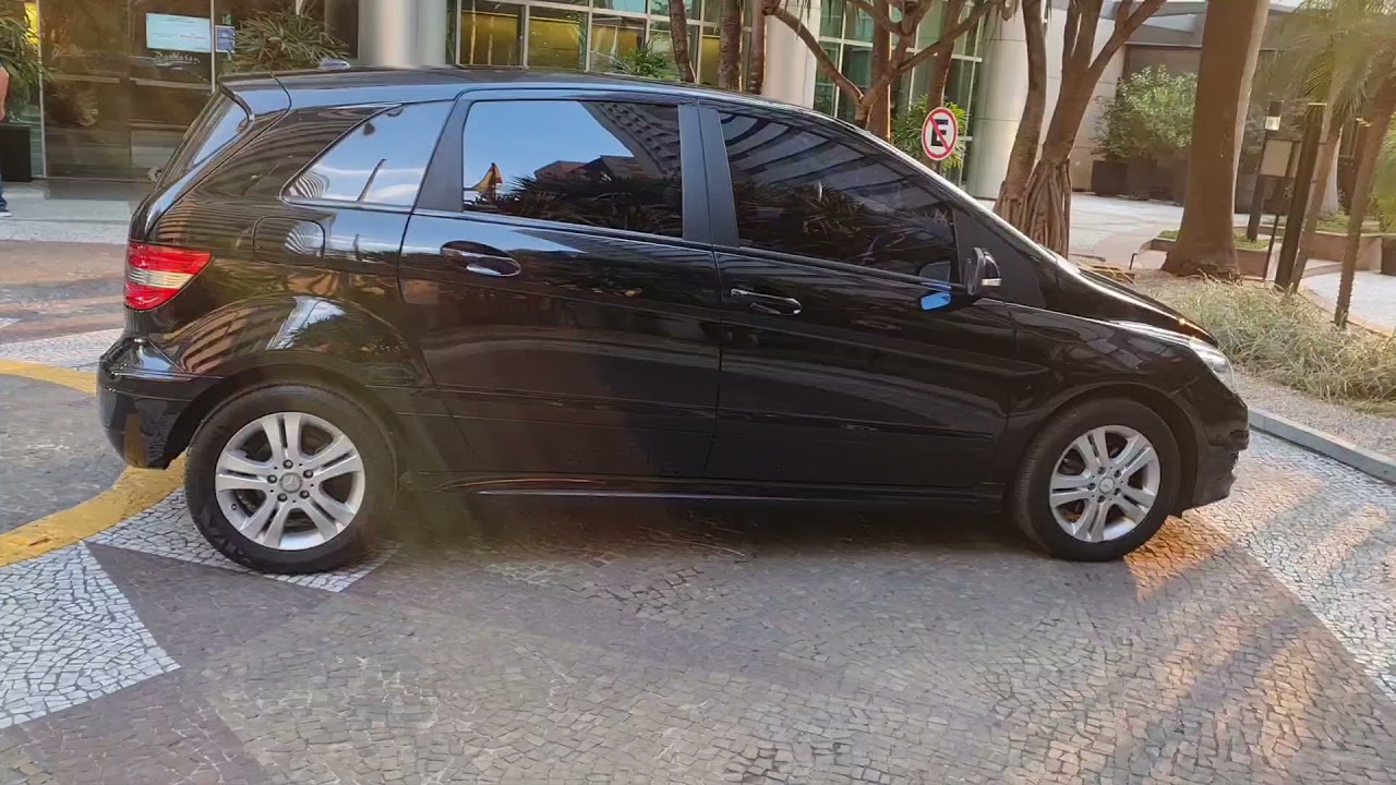 Mercedes Benz  B180 Family 2010