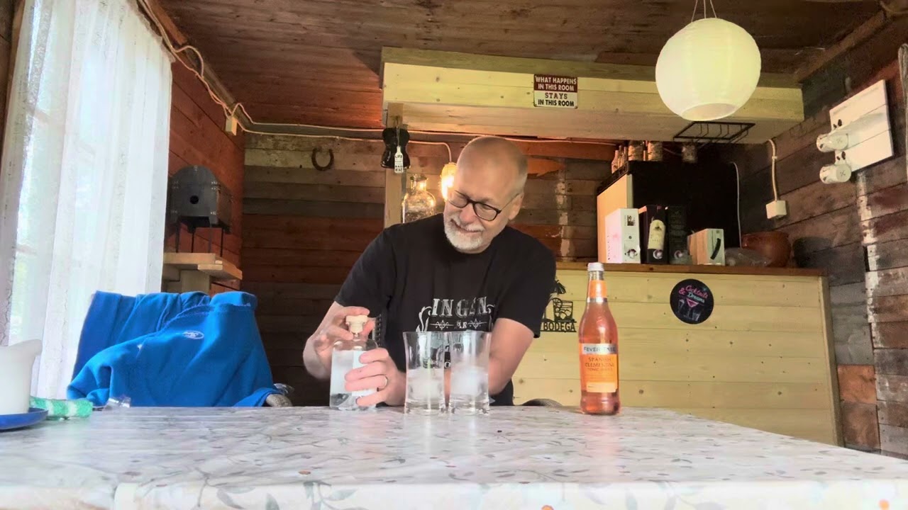 Stjernsund navy gin Fever-tree clementine tonic water
