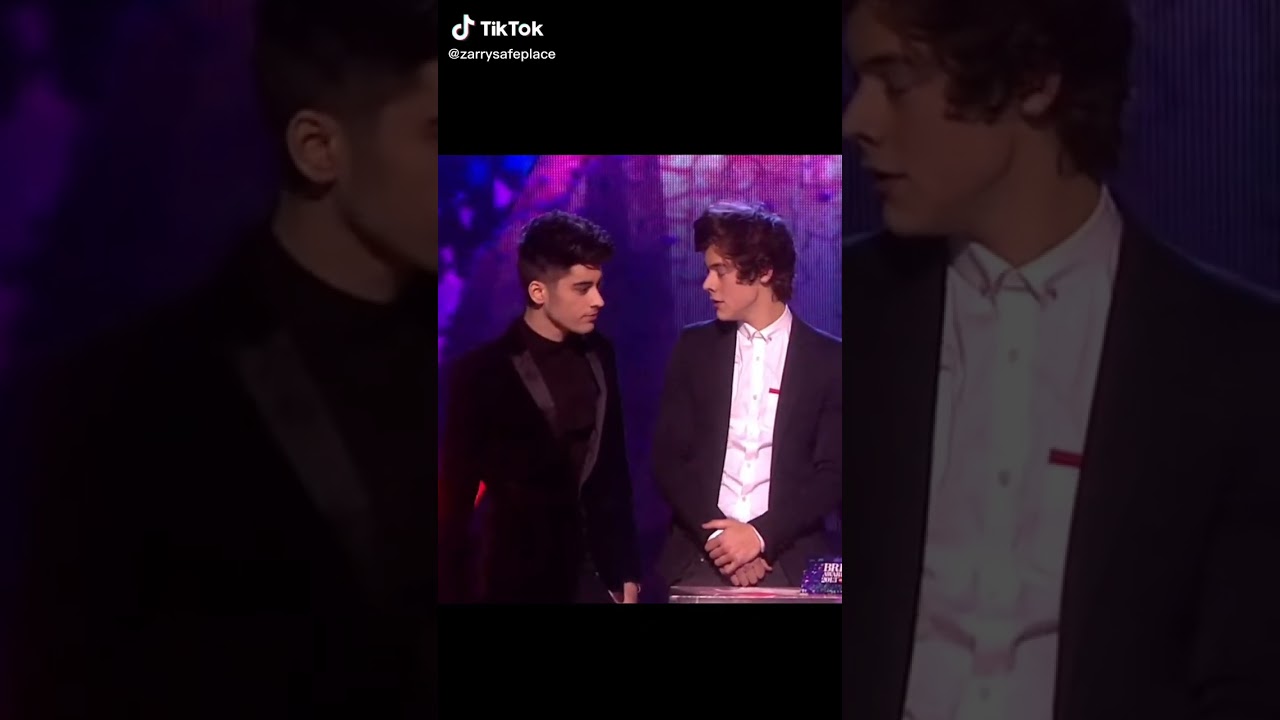 But he's looking at him #harry #harrystyles #onedirection #zarry #zarrystylik #zayn #zaynmalik #1d