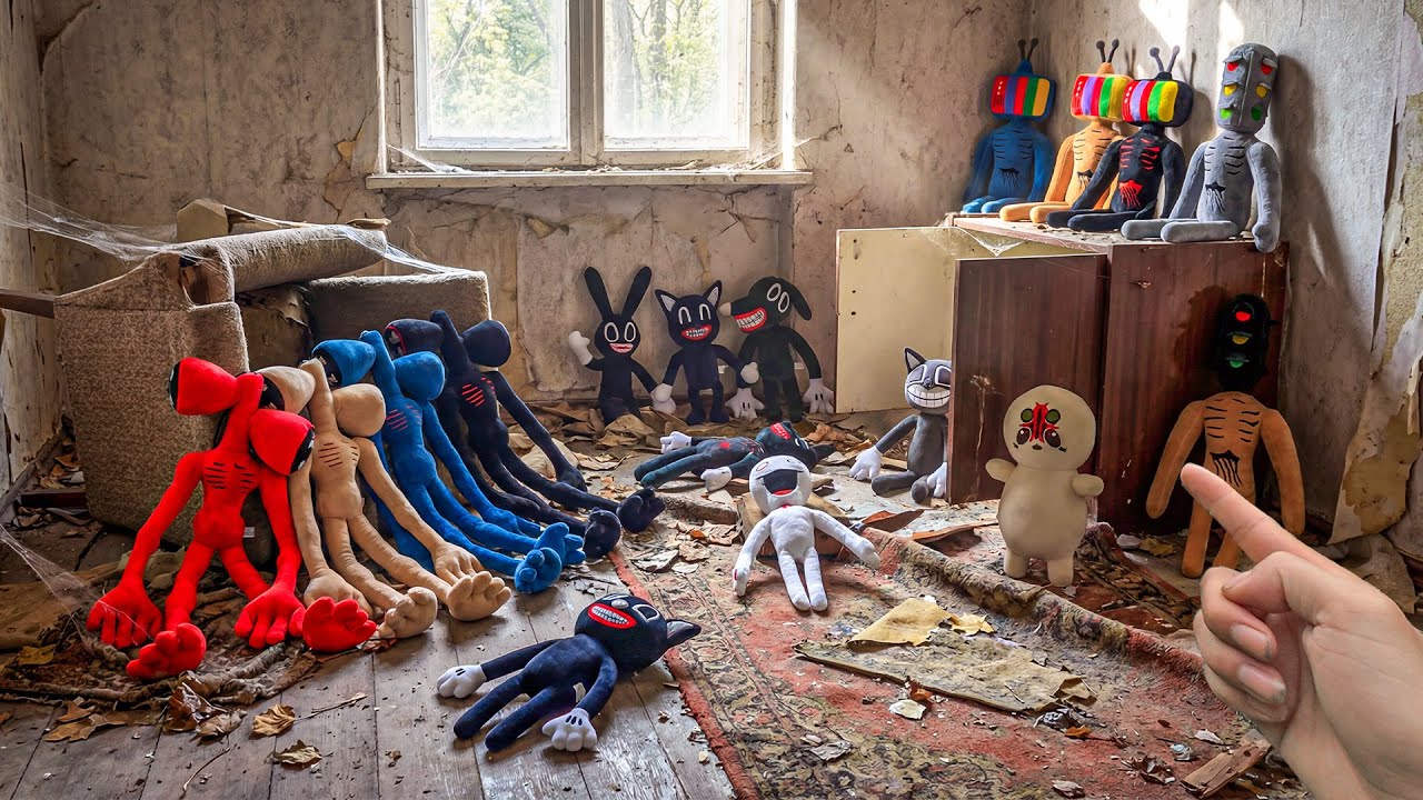 Can You Spot Siren Head in This Abandoned House?
