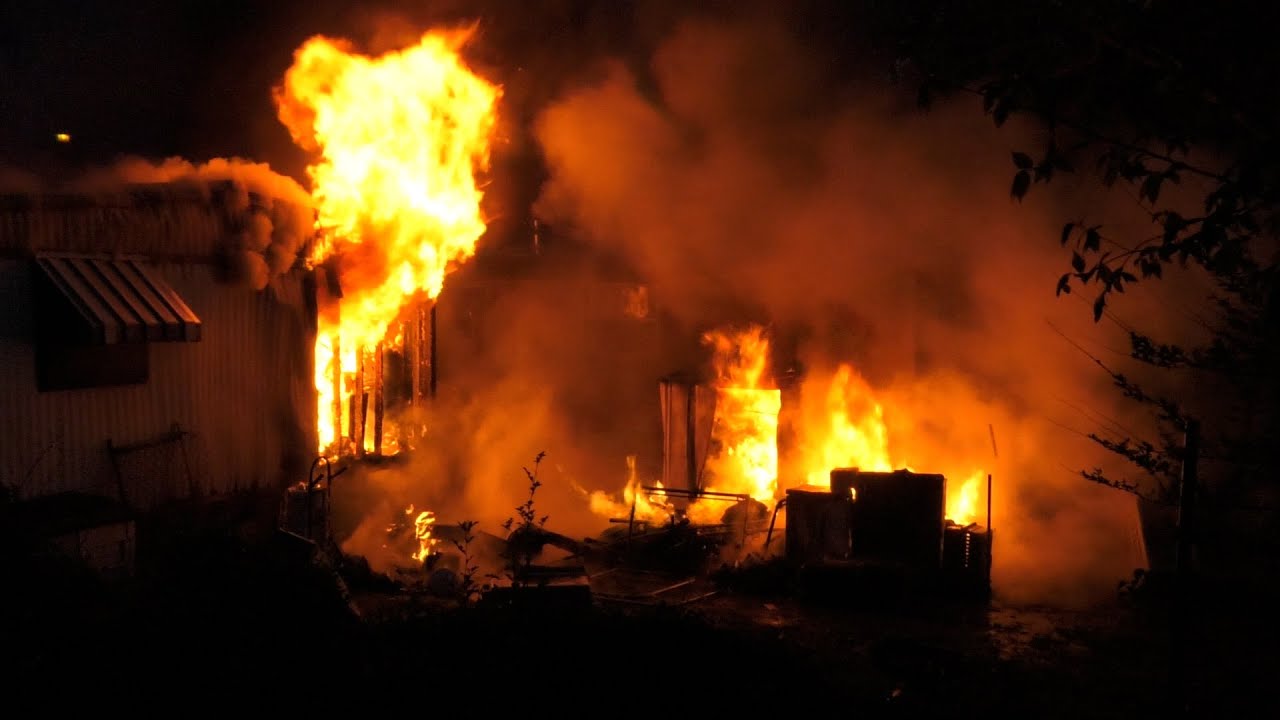 Firefighters battle a fire in a mobile home park | Tulsa, OK