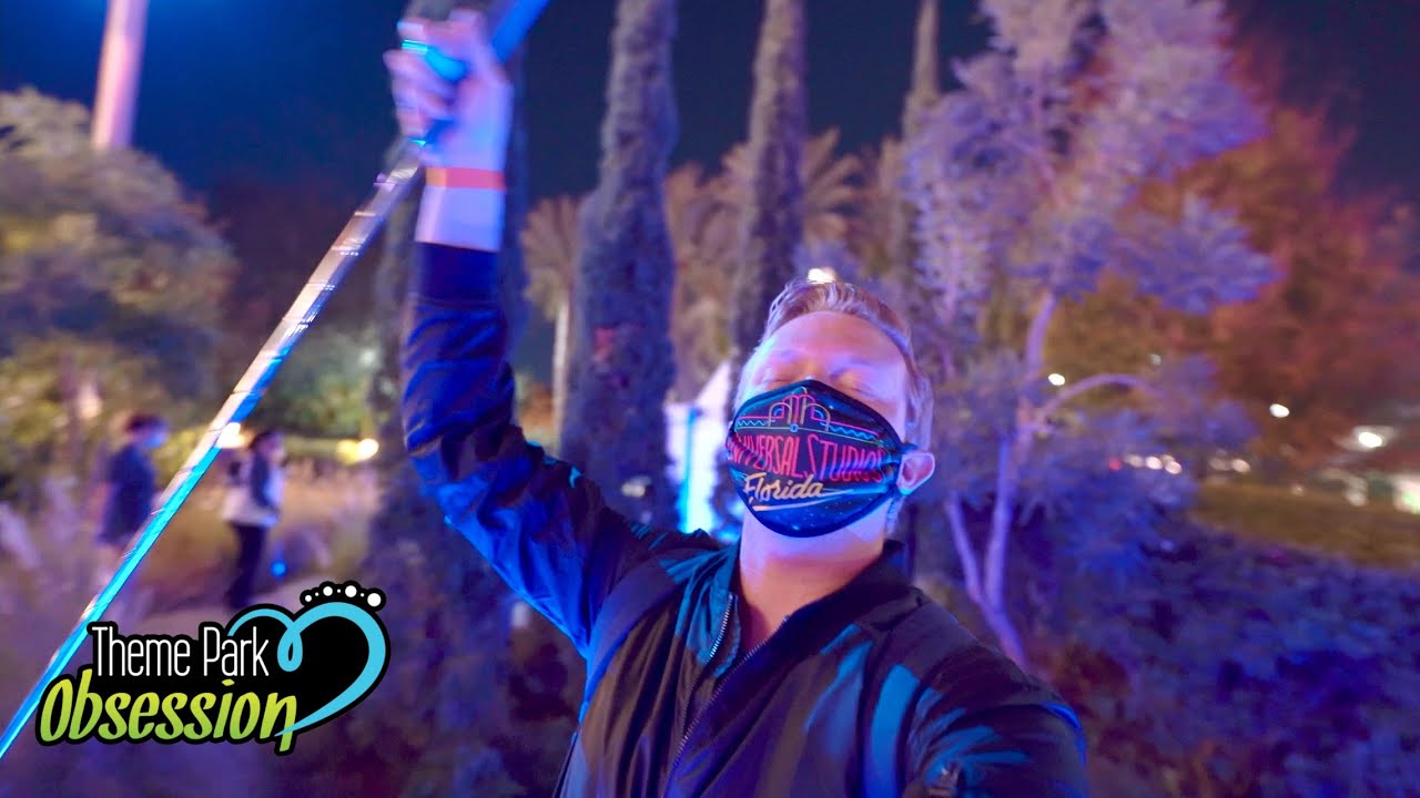 Fun at the Hollywood Drive In Mini Golf | Universal Orlando Resort
