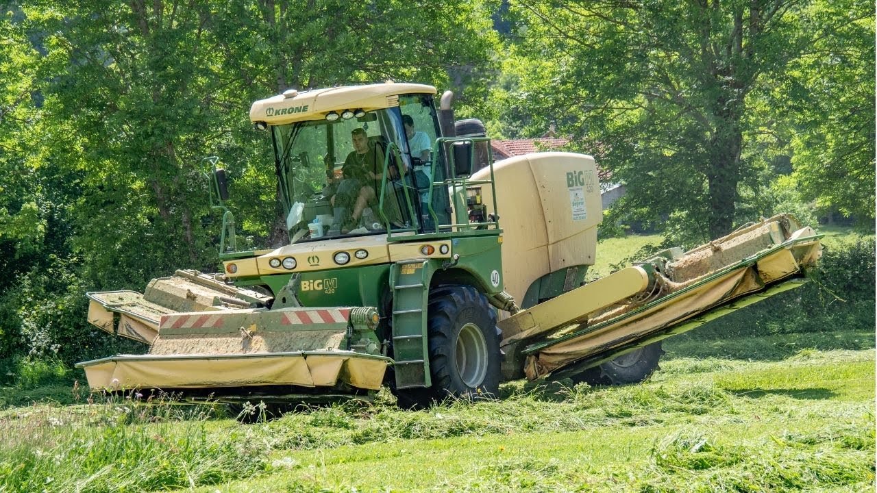😍 FAUCHE EN BIG M ET ENSILAGE POUR L'ETA BERGERON DANS LE PUY-DE-DÔME (with @Stervio)