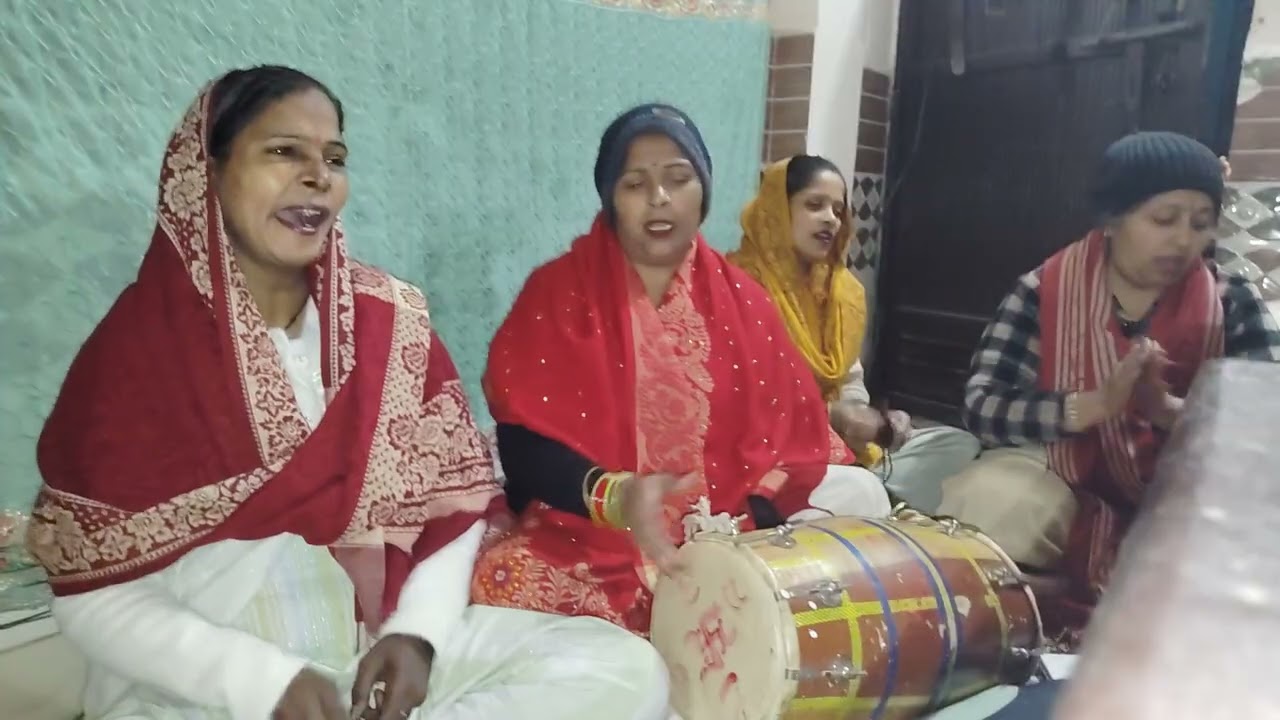 Kaun hai kis chij per Nahin Hai Meherbani aapki bhajan bahut Pyara