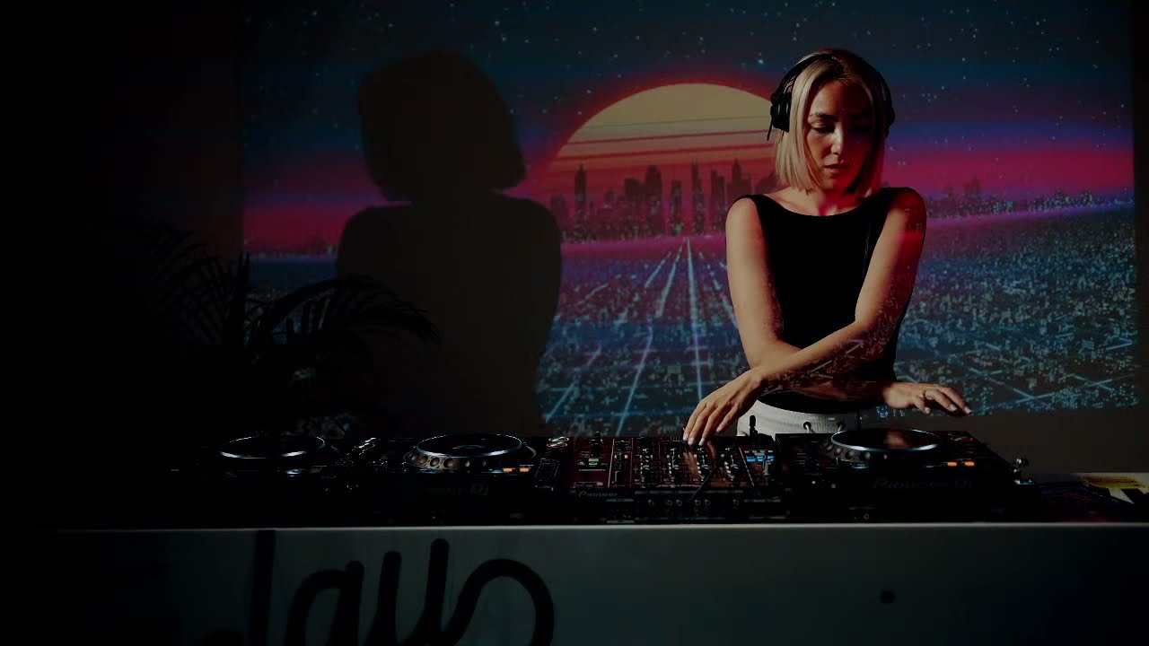 TITA LAU - PLUS SPECIAL GUEST - 3 Decks Live In The Mix - 18/06/21