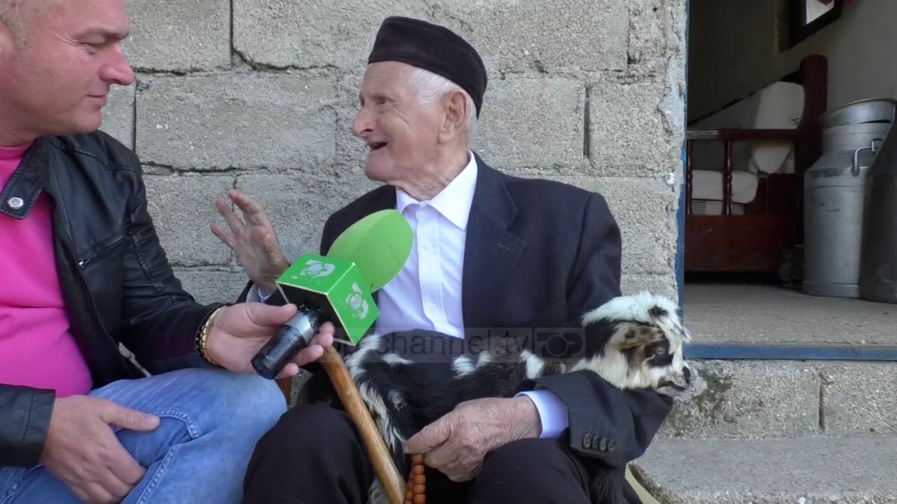 Njihuni me blegtorin 101 vjeçar, kujdeset e punon ende në stan - Top Channel Albania - News - Lajme
