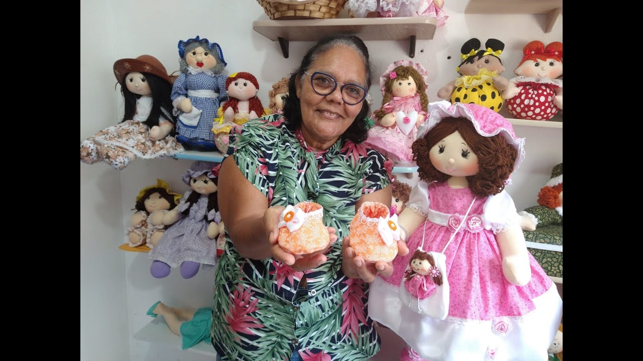 SAPATINHO DE BONECA FEITO COM RETALHOS - MOLDE GRÁTIS