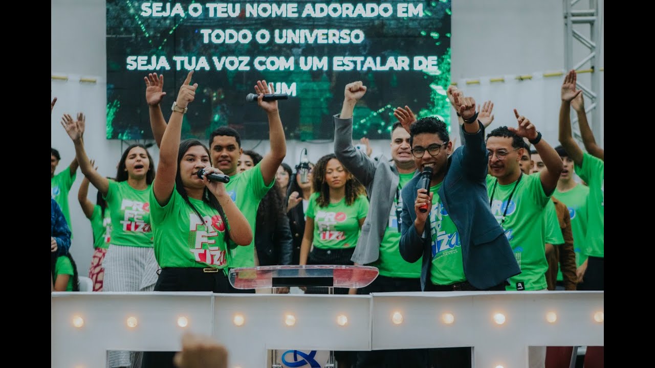 Deus Poderoso + Rei e Santo | Coral Uniaadc