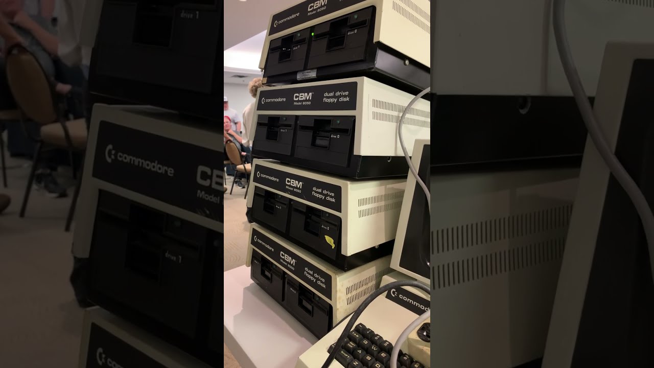 World Of Commodore 2025 - Отчет о пятничном ночном хаосе №2 - Тестирование Дэйва Брэдли из PET - ...