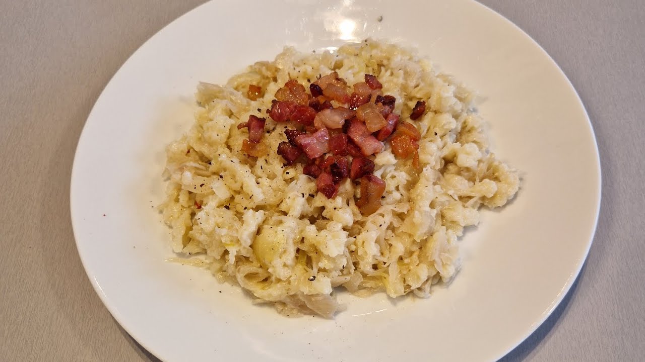 Strapačky / halušky s kyslou kapustou a slaninou