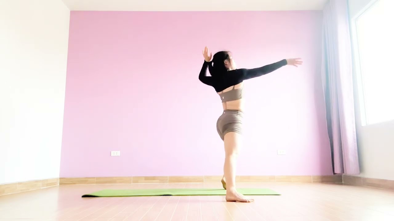 Em là không thể .Biên đạo: Quyên Trần