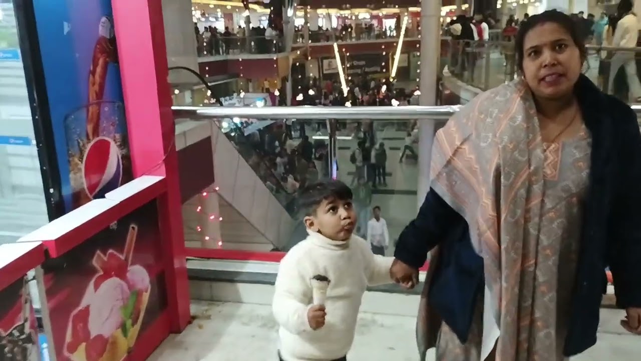 #shopprix Mall mein khaya Domino's Pizza #monika balaji vlog #my home vlog 🙏🙏🥰🥰