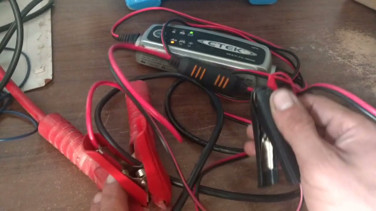 Зарядне СТЕК MULTI XS 3600 для свинцево-кислотних 12 В battery charger for 12V lead acid batteries
