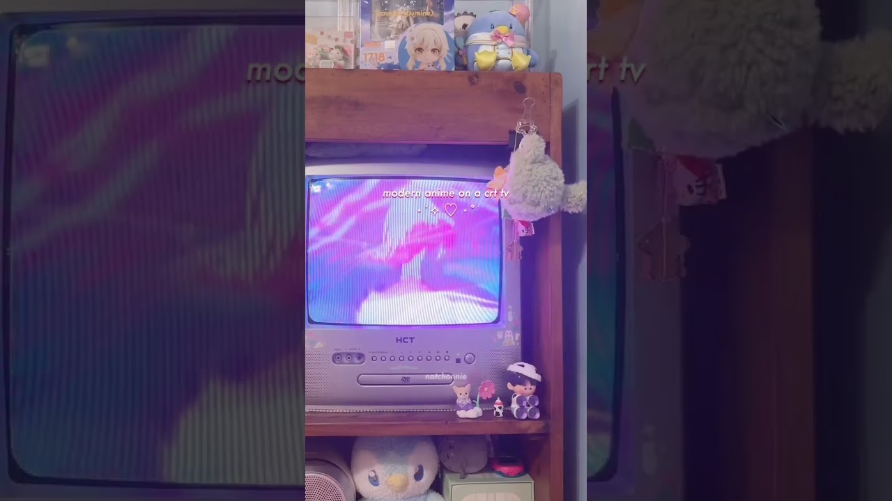 📺 watching 2025 anime on an old crt tv #anime #sololeveling #crt #retro #nostalgia #aesthetic