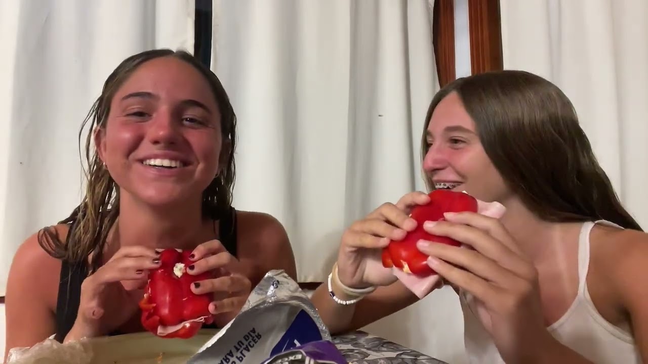 Degustando el sándwich viral de morrón  con mi prima | Risas y +
