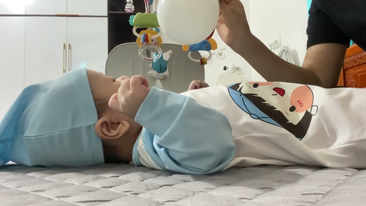 Nhìn quả bóng