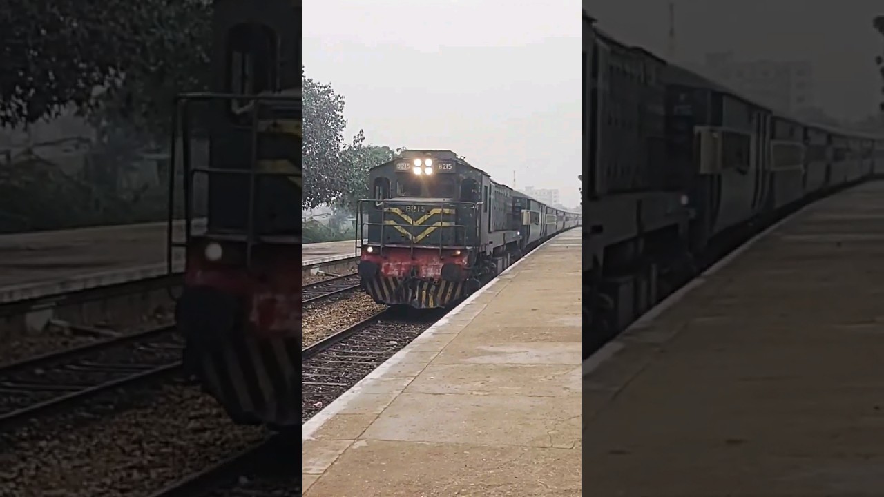TRAIM ARRIVING WITH HEAVY SOUND OF HORN   #train  #pakistan  #railway #rail #sound  #horn