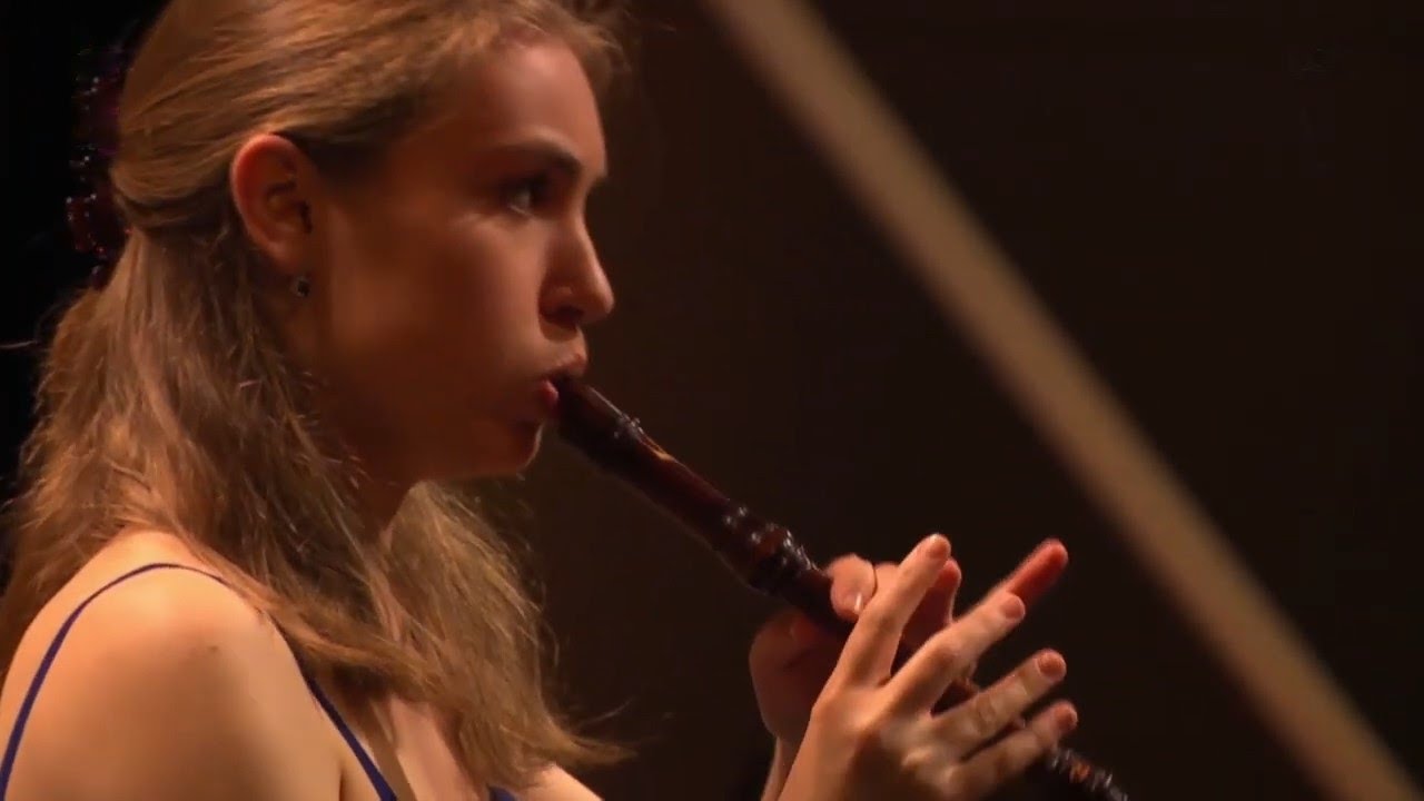 Lucie Horsch spielt J.S. Bach