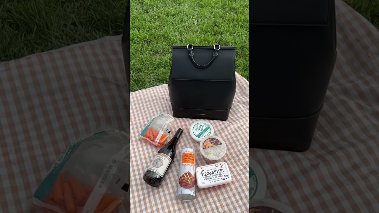 The Backpack that does it all. #workbag #backpack #lunchbox #picnic #picnicbag #chicbag #shorts