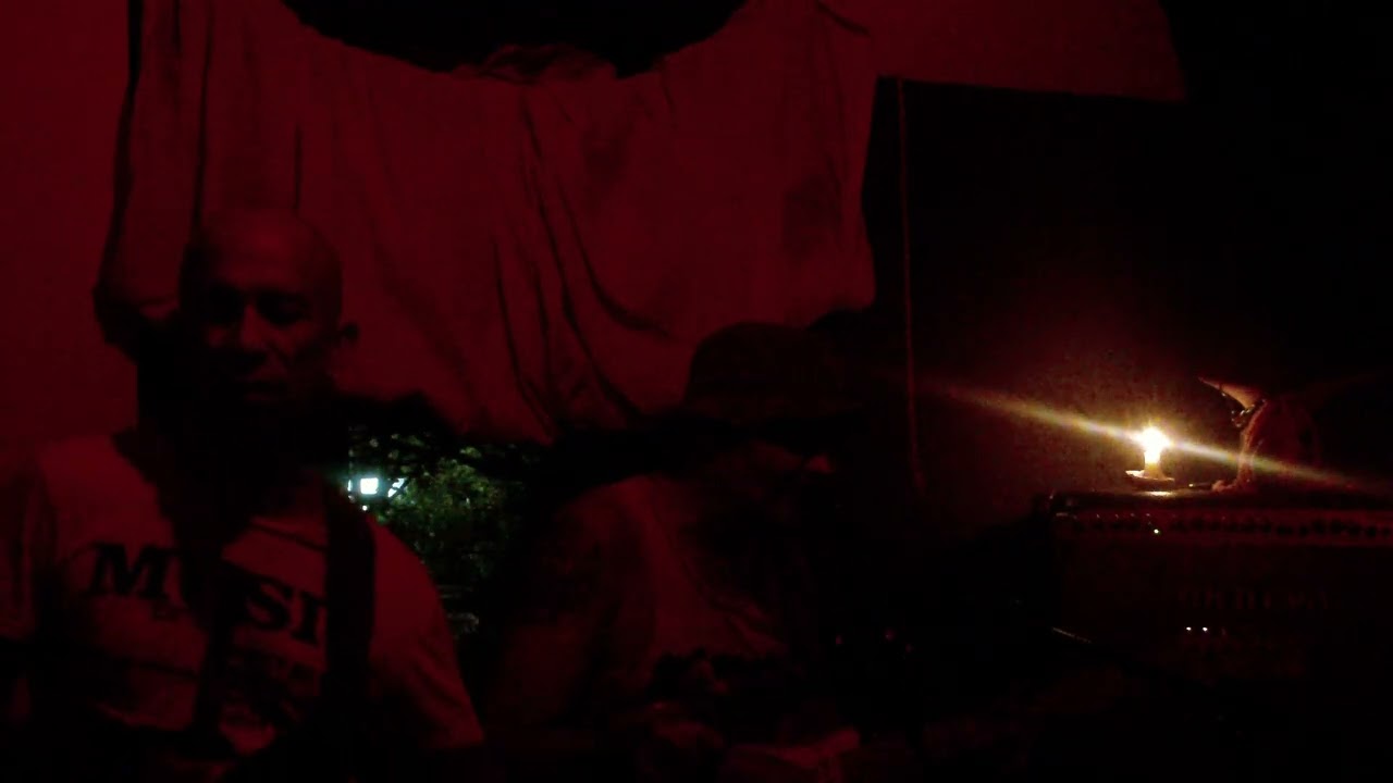 Cquelas - Eu Preciso De Alguém