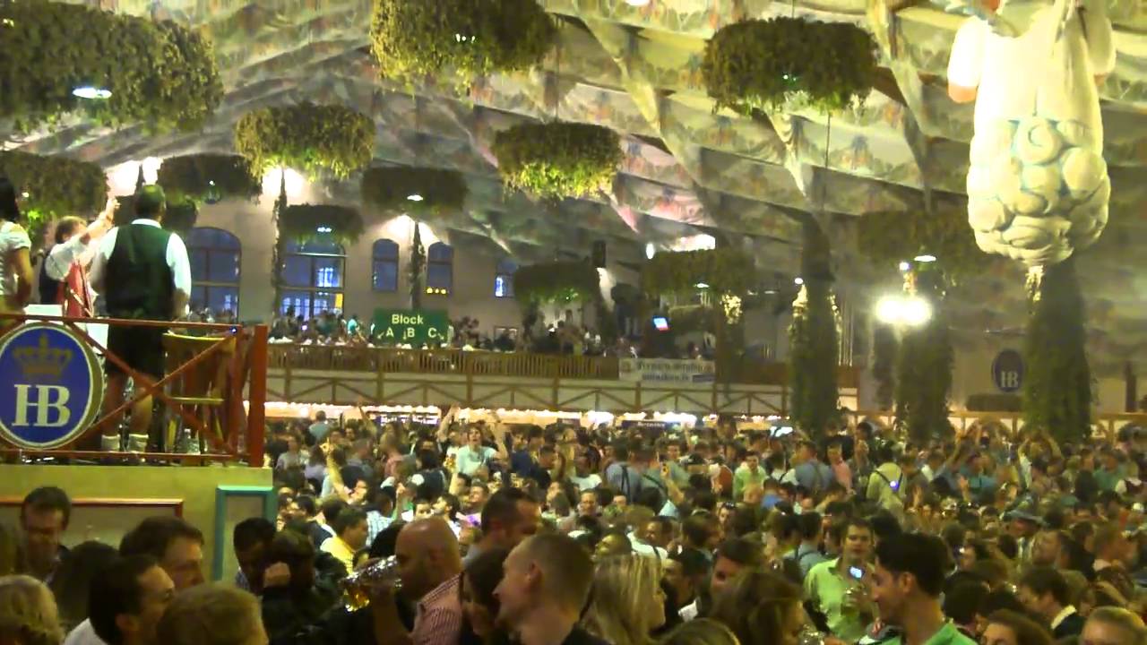 OKTOBERFEST: Fliegerlied Hofbräuhaus - Munique, 26/09/2010