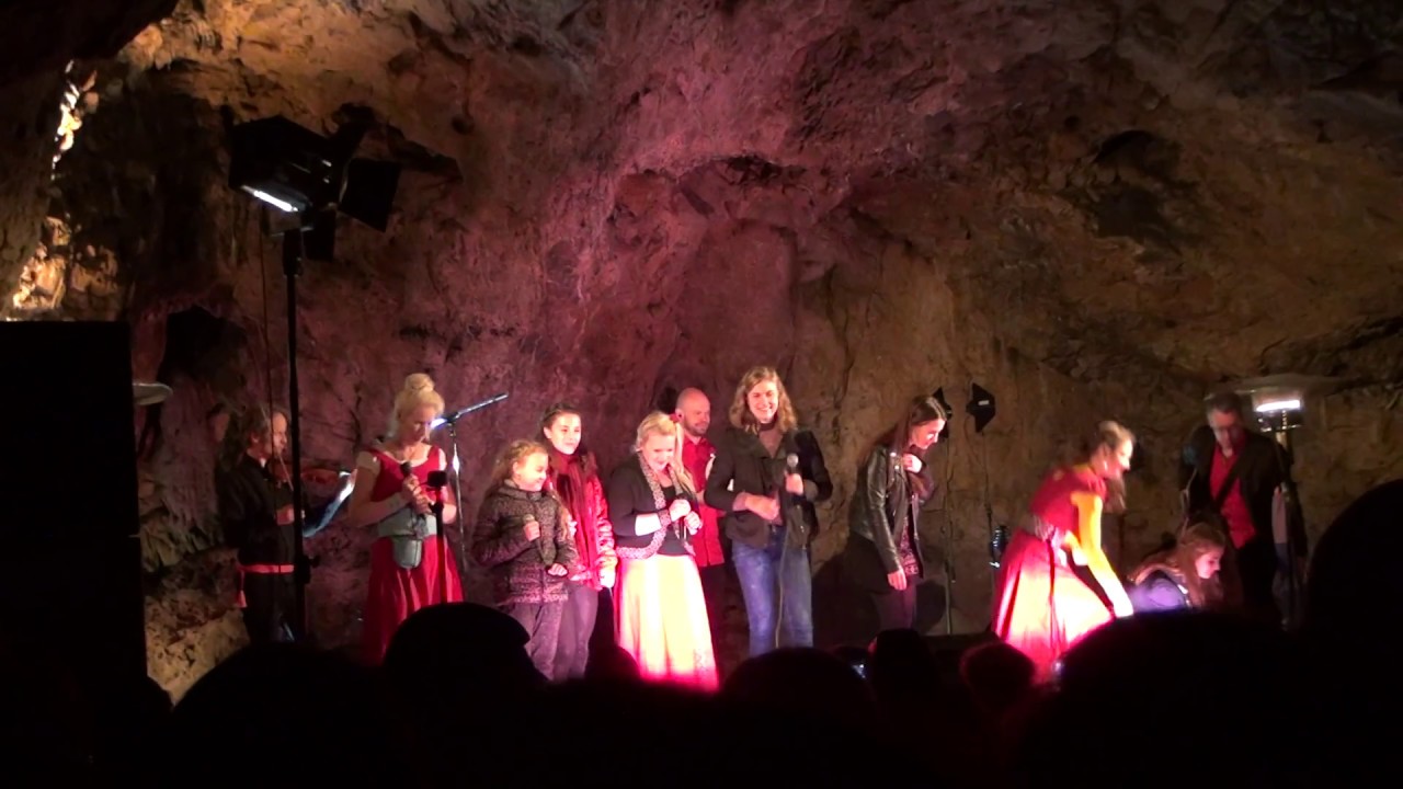 Värttinä & Fčeličky - Miinan Laulu, Seelinnikoi - live at CaveBeat, 2017