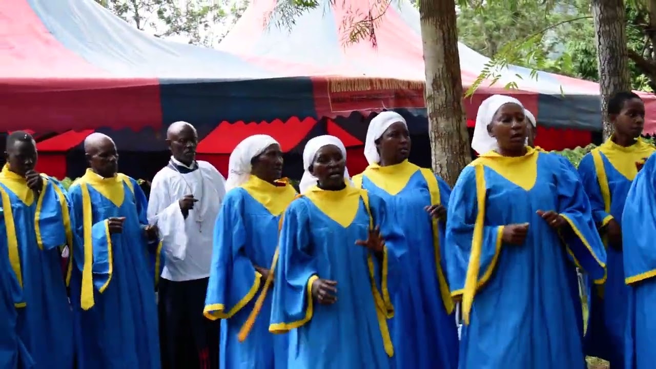 UTAKUA KAMA UA LA BONDENI - CHOIR IN ACTIONPRESENTATION