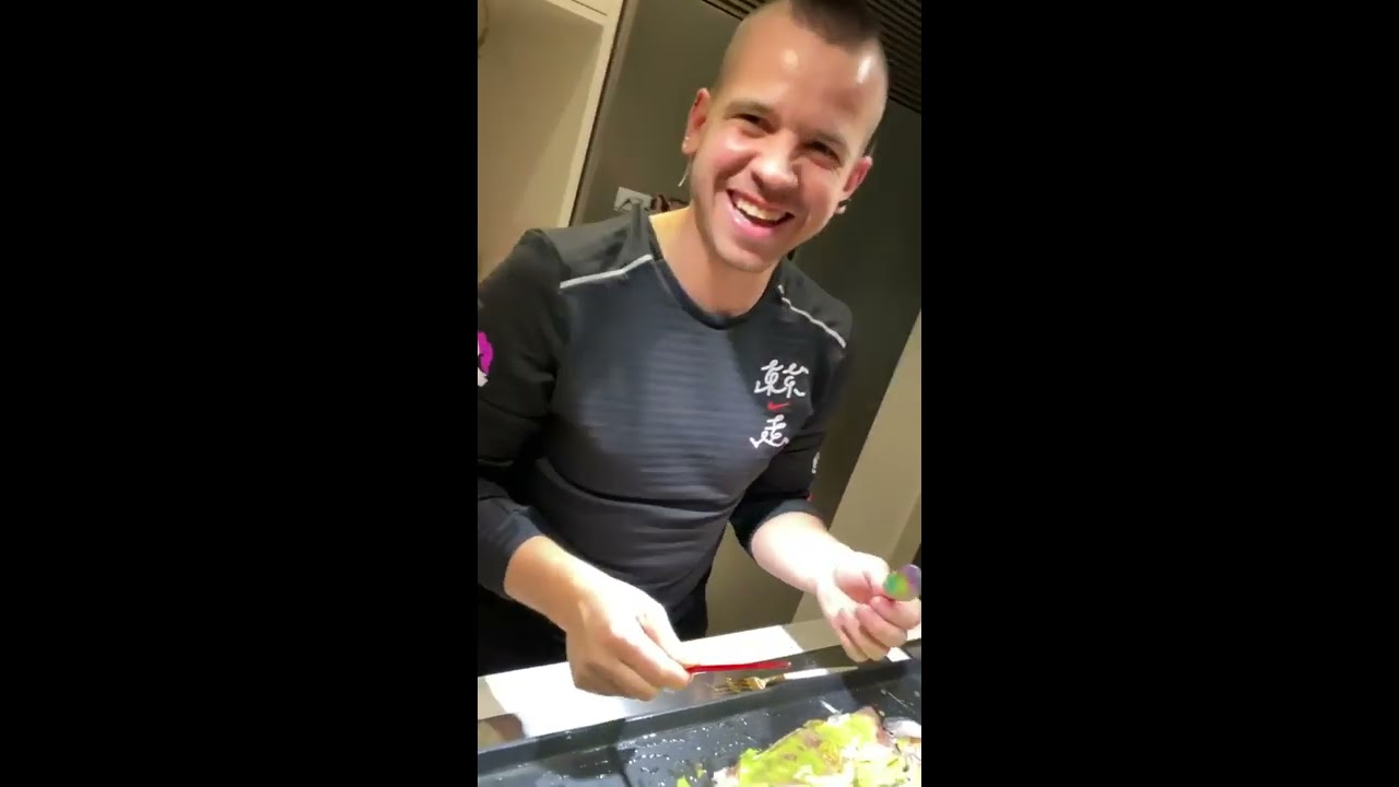 David Muñoz (Dabiz Muñoz) - Lubina a la brasa SIN brasa con gazpacho de piparras - DiverXO #athome