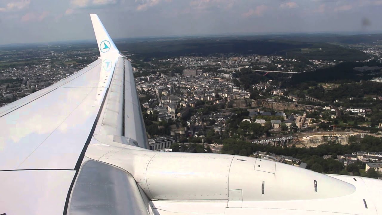 Luxair Boeing 737-800 landing at ELLX/LUX Airport