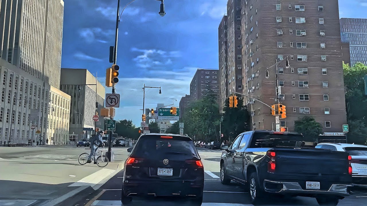 NYC Live : Brooklyn New York, Tuesday Morning Driving Tour Into Manhattan.