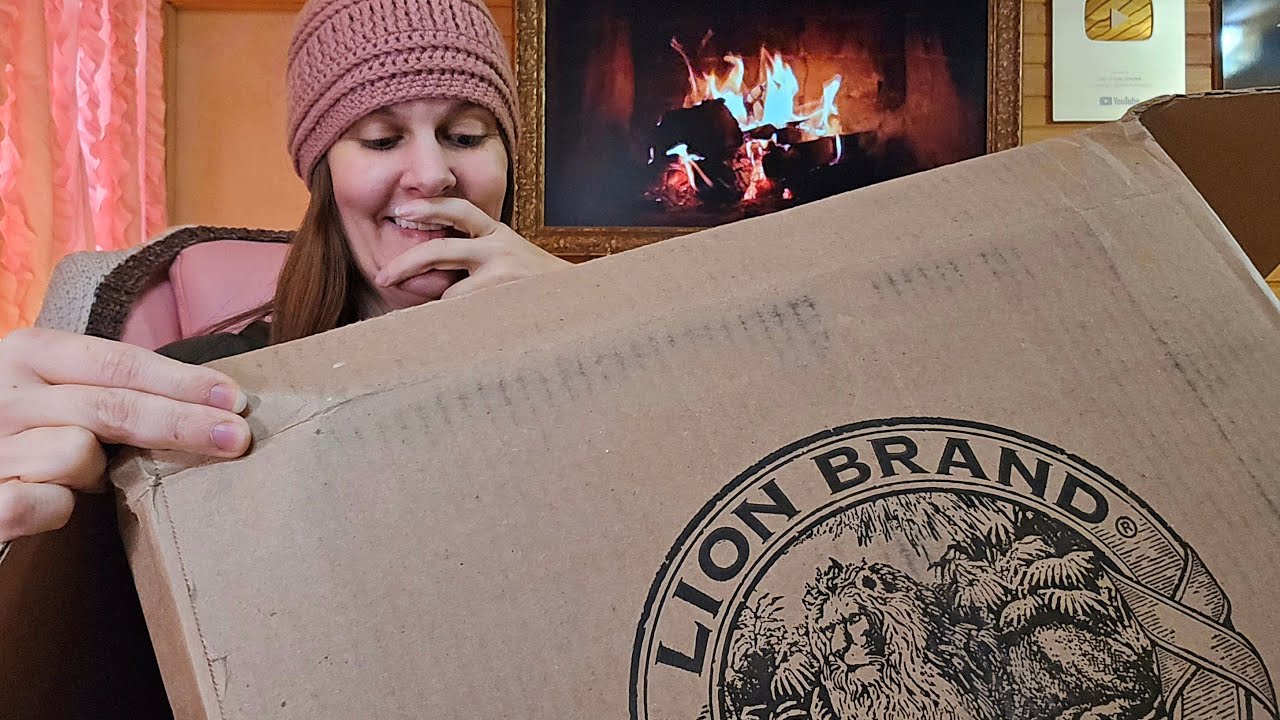 Lionbrand Yarn MYSTERY Box - OMG!! I'm SEEING GREEN 💚 The Joy of Yarn