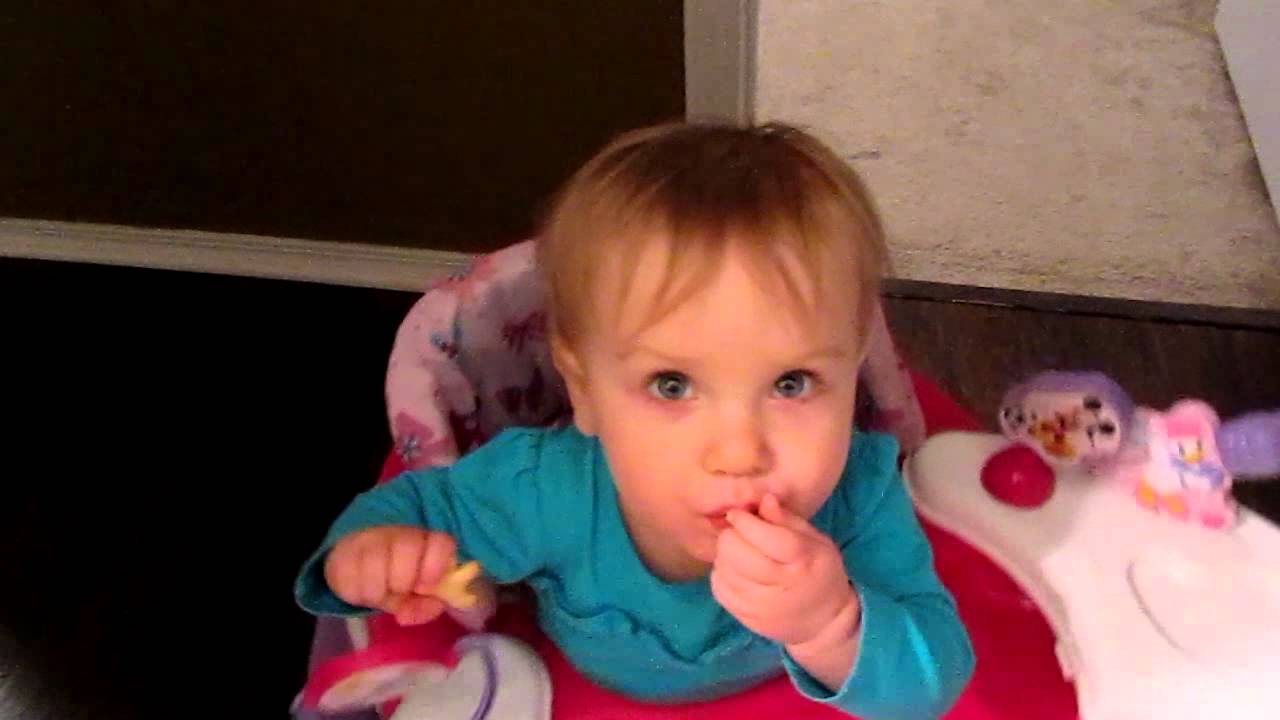 EATING DIAPERS I VLOGMAS DAY...WHENEVER I FEEL LIKE FILMING