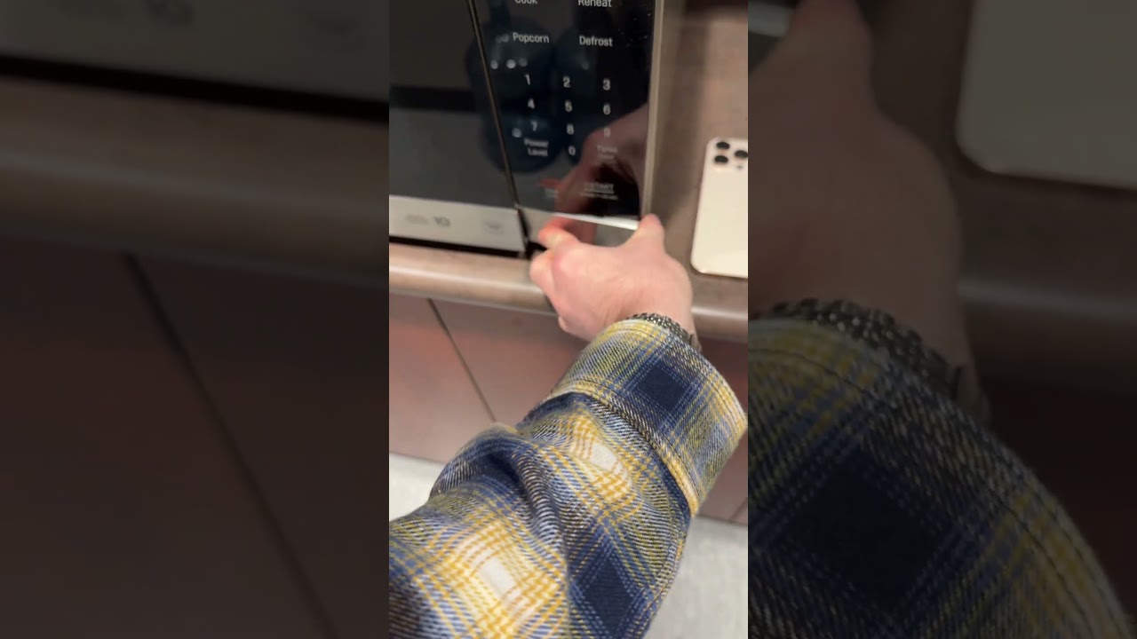 Fake iPhone vs Real iPhone Microwave Test! 🤯🔥 #FakeiPhone #RealiPhone #MicrowaveTest #TechExperiment