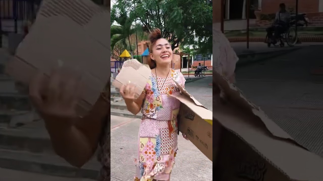 La cuidadora de motos en Chapinero 