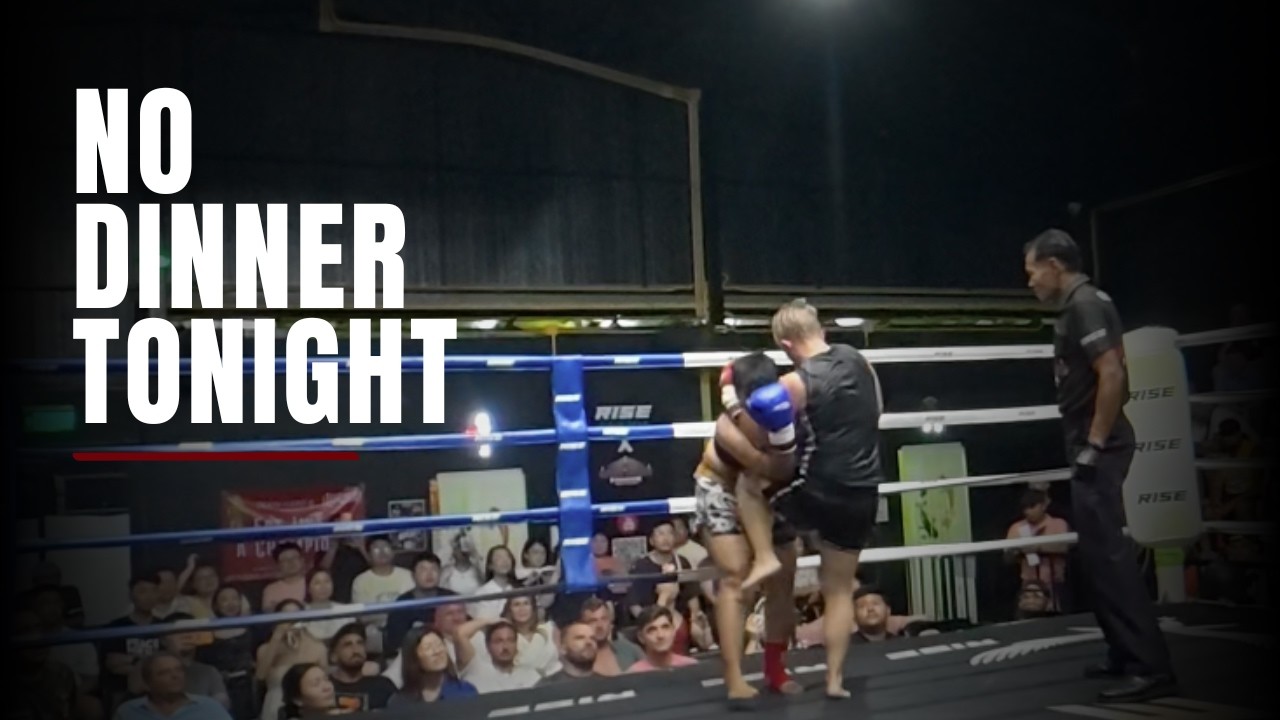 Ladies Muay Thai clash. Knee to liver knockout.