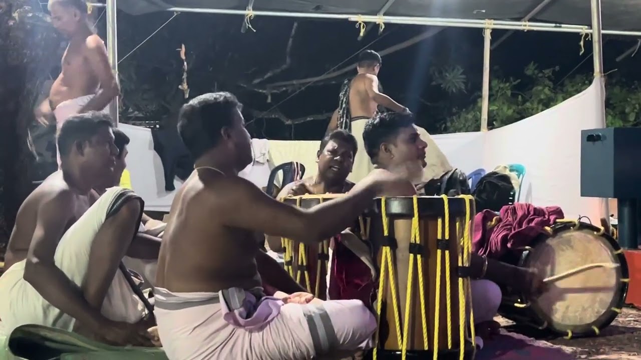 Pottan Theyyam Thottam @ Cherukanathu Tharavadu