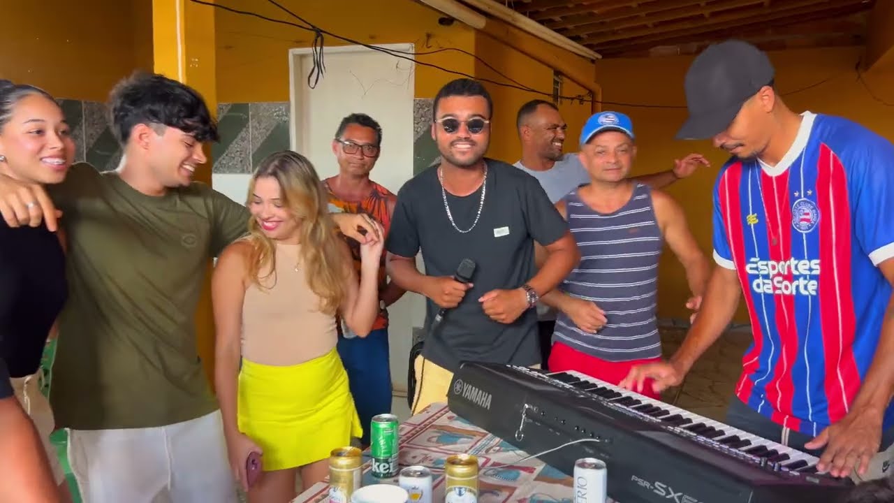Léo Silva o Diferente - Meio a Meio - (CLIPE OFICIAL)