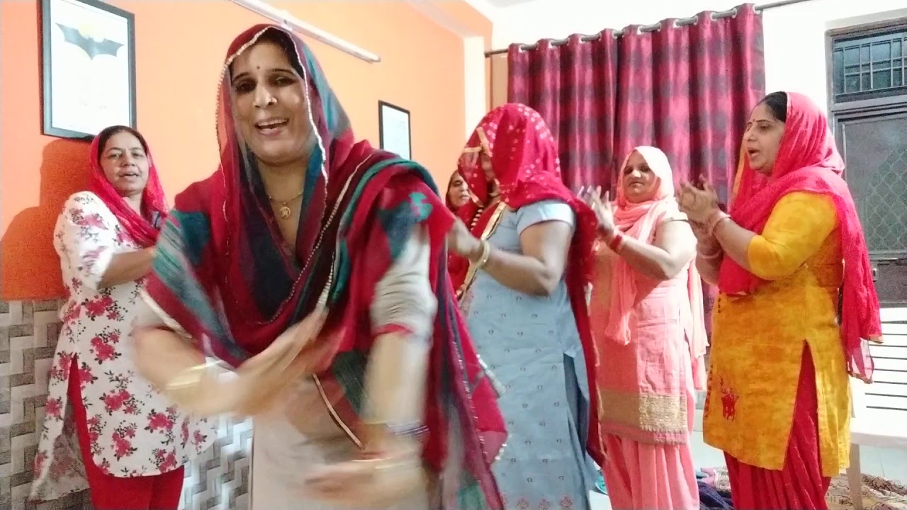 Dance on Haryanvi lok geet:बाहन जाली की चुंदड़ी,ओडु तो पाट कलकार...