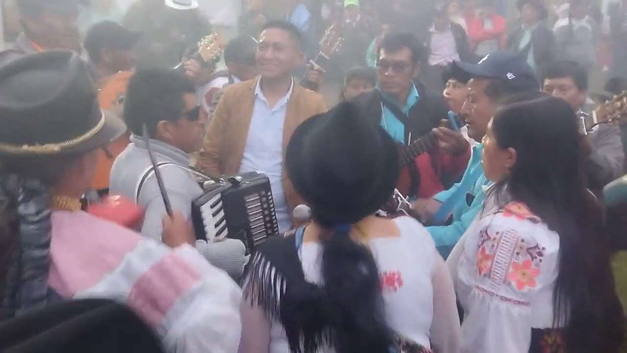 Grupo tradicional Renacer Flor del Valle Urcuqui fiesta de la Virgen del Quinche Casa Quemada 2025