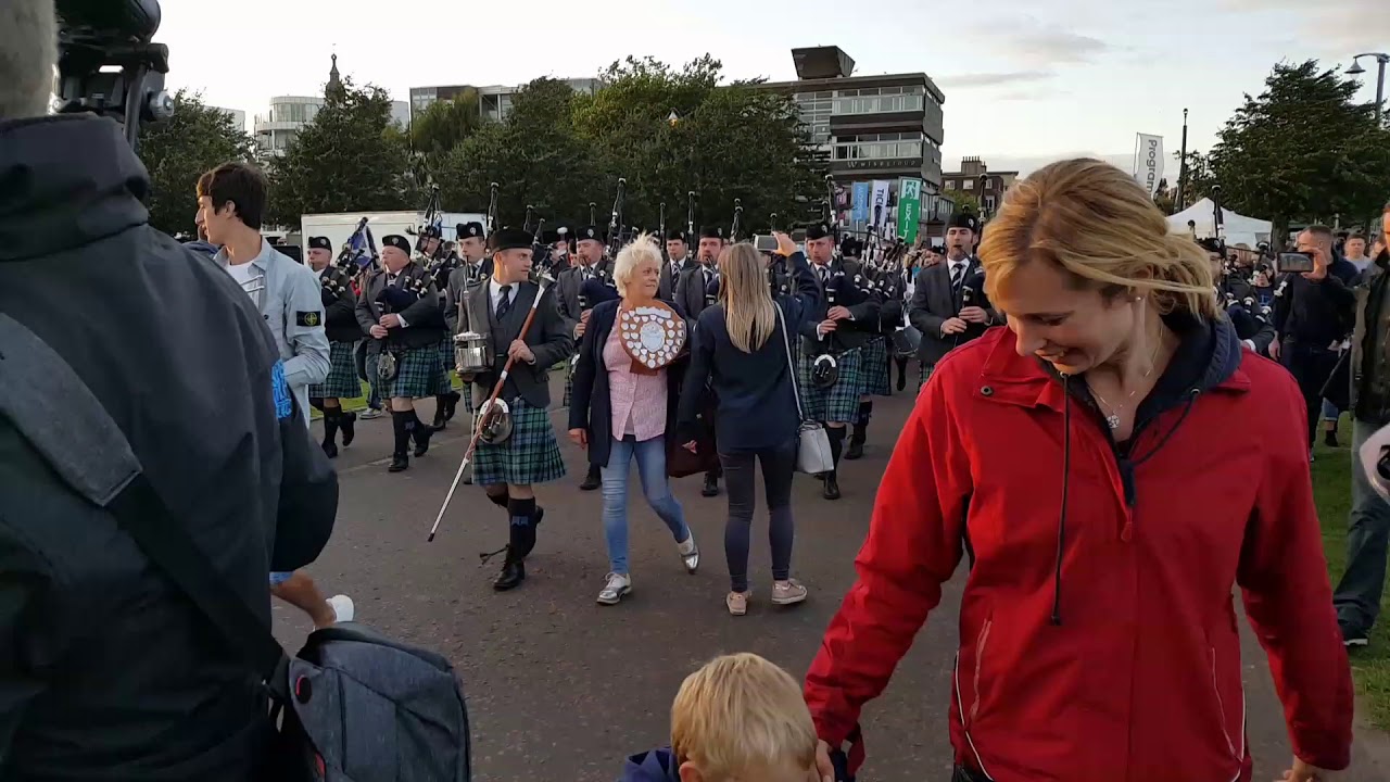 Inveraray & District pipe band after winning Worlds 2017