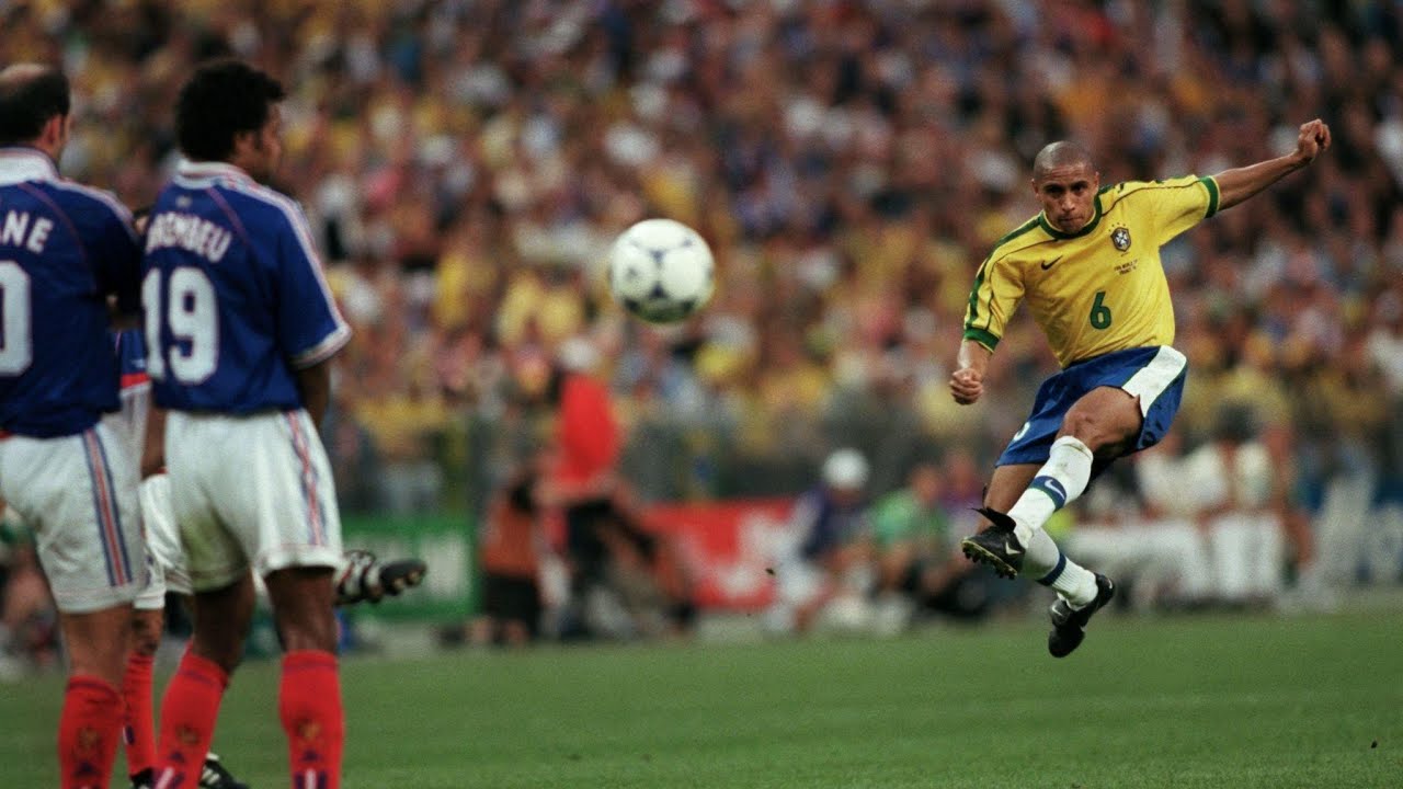 Football's Greatest - Roberto Carlos