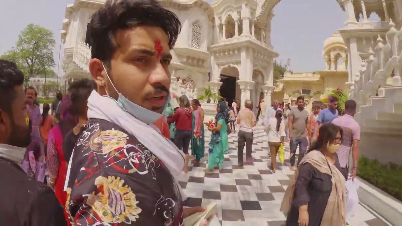 Iskcon temple varindavan holi 2022