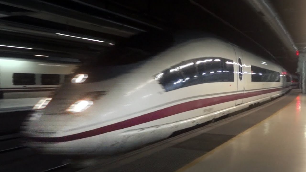 Tren Ave Velaro 103 llega a Barcelona Sants 2014