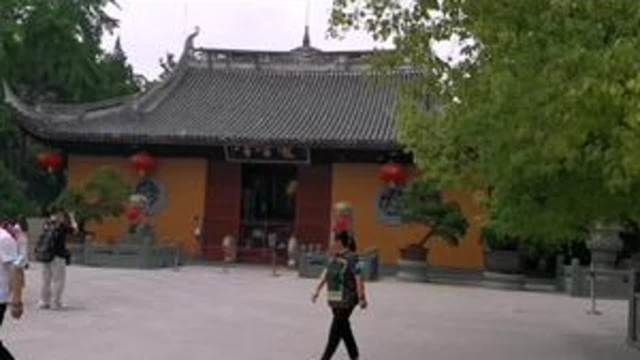 端午节假期第二天带着小伙子到龙华寺还愿，还骑车去徐汇滨江转了一会，看到了传说中的云锦东方#龙华寺 #随拍记录生活 #愿所求皆所愿