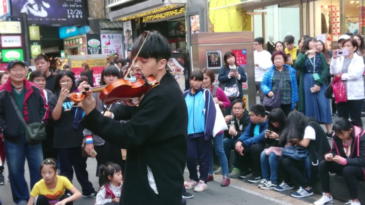 Violin Artist 林子安 動人詮釋〖周興哲 - 你，好不好？ 〗violin cover《小提琴街頭展演》西門 uniqlo
