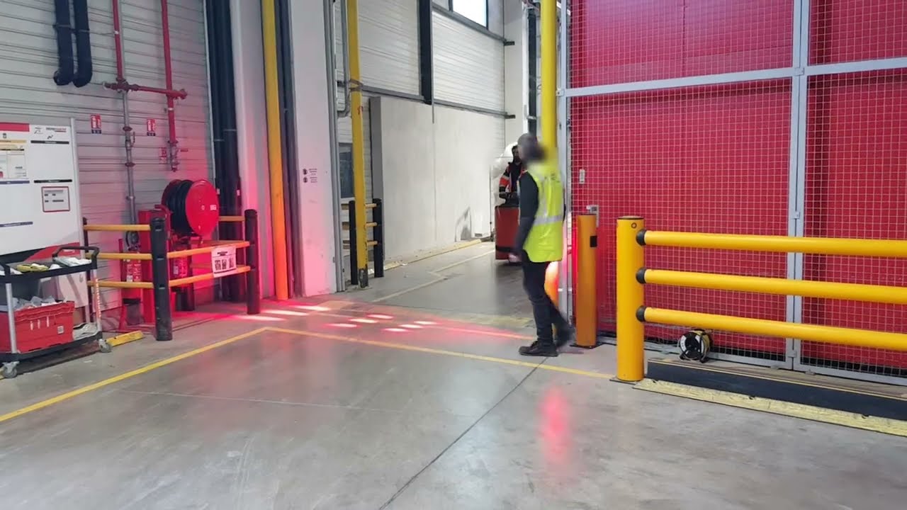 Le Phare - D&eacute;tecteur-avertisseur pi&eacute;ton/chariot de la gamme LightUS - Protect Choc