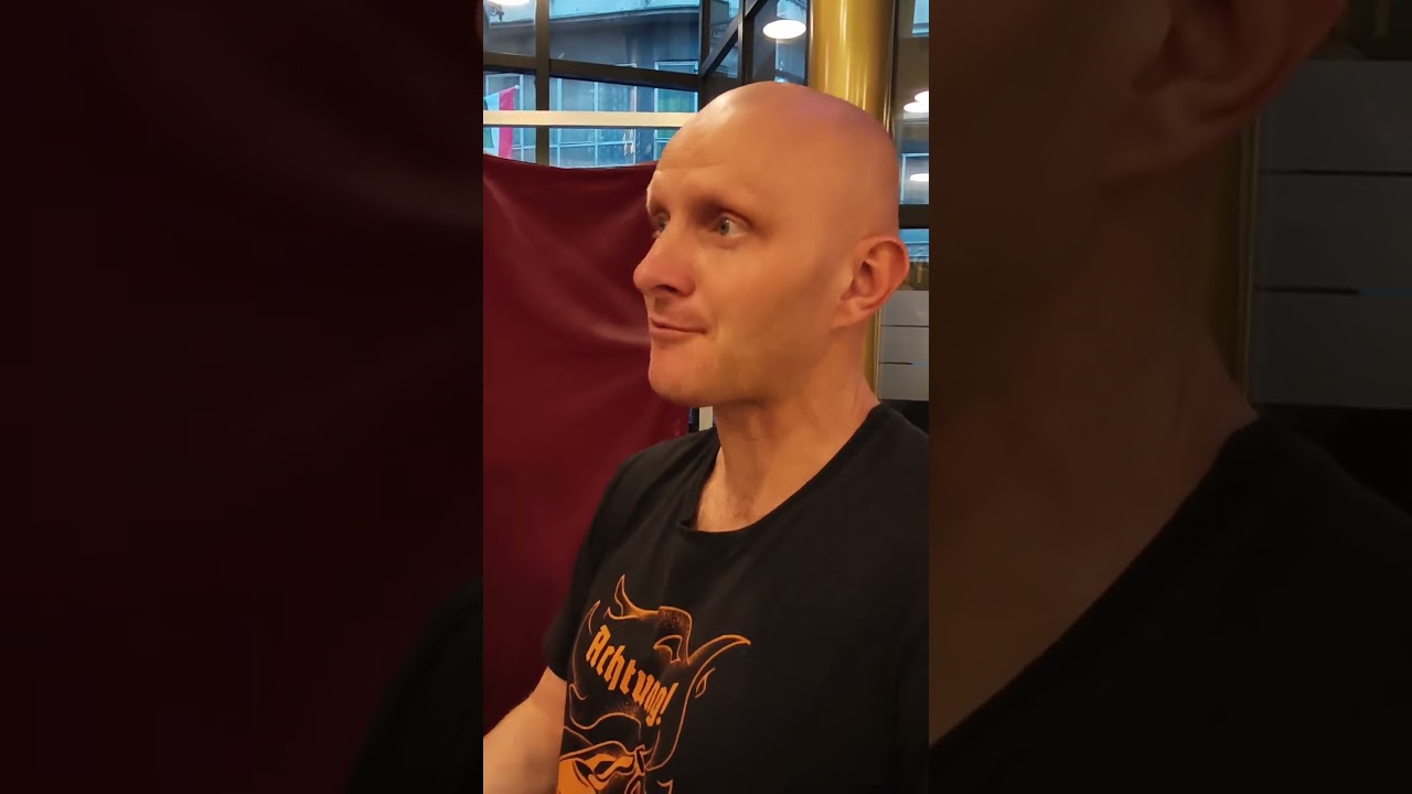 Bojownik Wolności w na Węgrzech/ wywiad z przedstawicielem partii opozycyjnej po manifestacji 