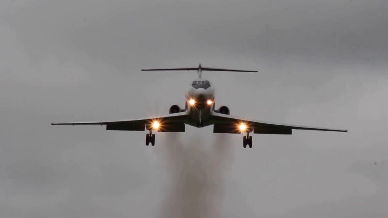 STUNNING RUSSIAN PLANES LANDINGS ON A MILITARY AIRFIELD (Tu 134/ AN24)