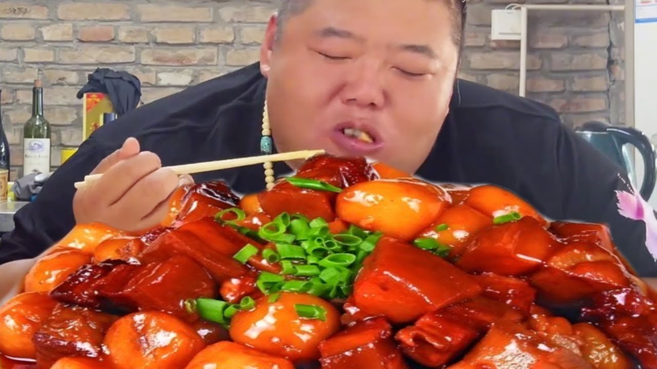 猴哥的红烧肉自由！斥巨资买 10 斤五花肉在家焖煮，肉香满屋入口即化，大口炫肉一次吃个够超爽！【胖猴仔】